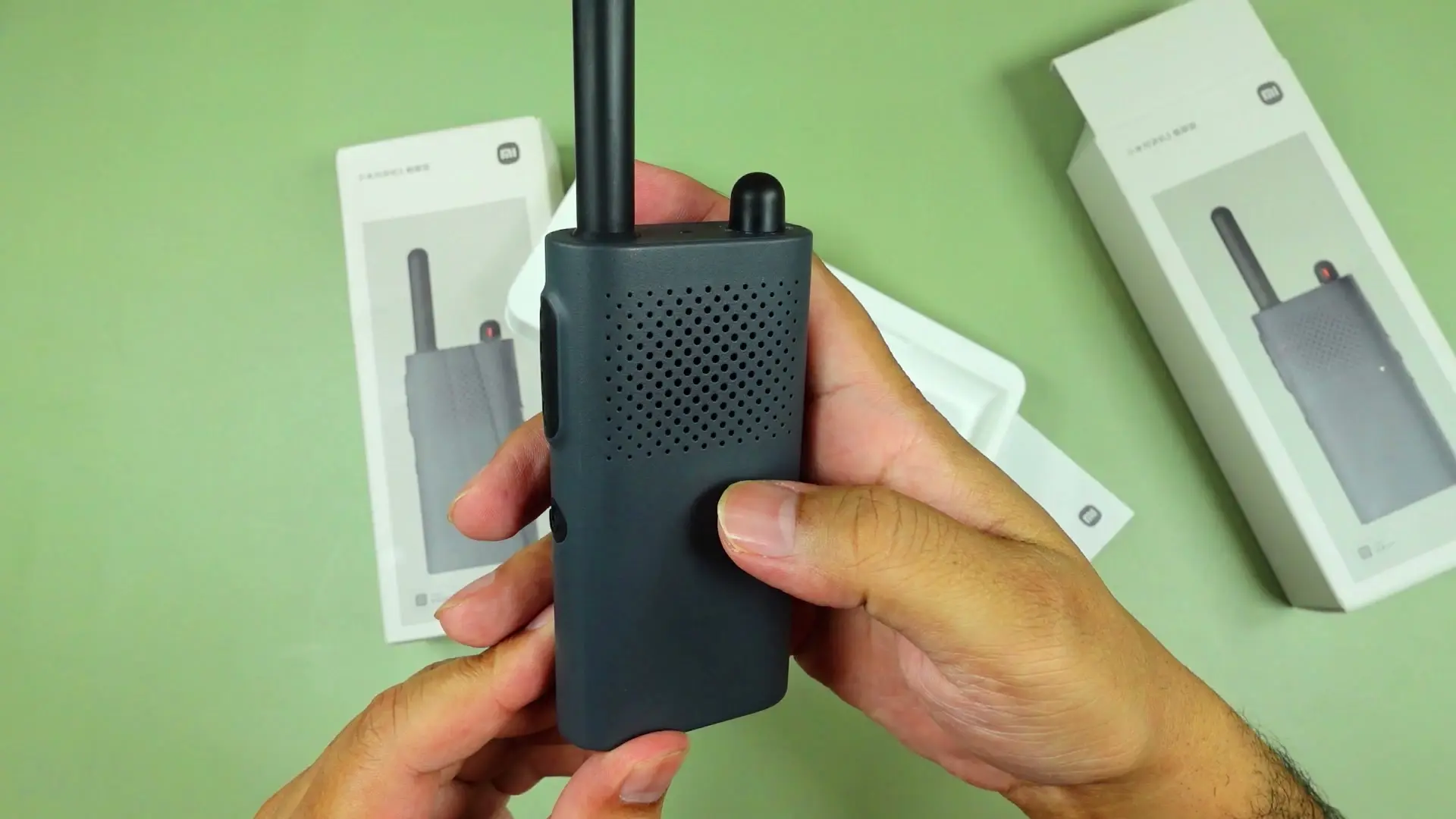 Xiaomi Walkie Talkie 3 Lite retail box and unit during unboxing